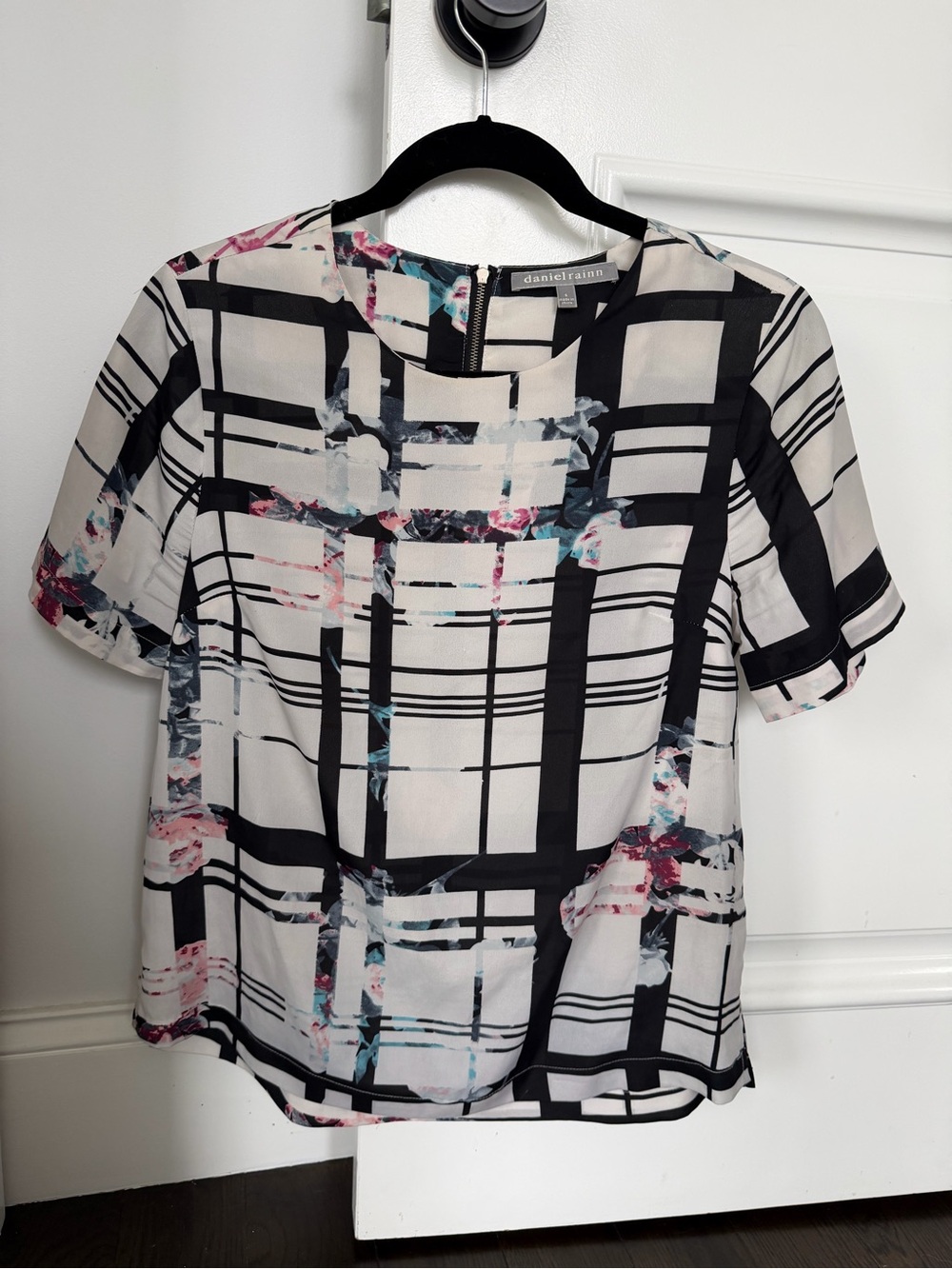 Daniel Rainn Black and White Grid Short Sleeve Top with Floral Accents, Small